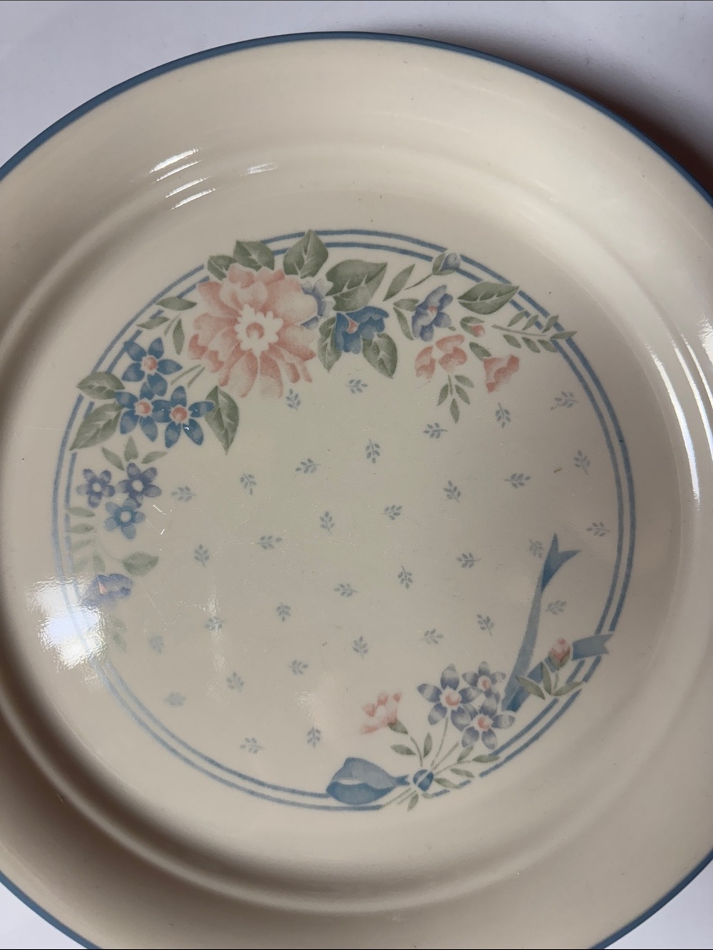 Vintage Set of 6 Excel Fresh Flowers Plates - 4 Dinner Plates & 2 Dessert Plate - Picture 2 of 4